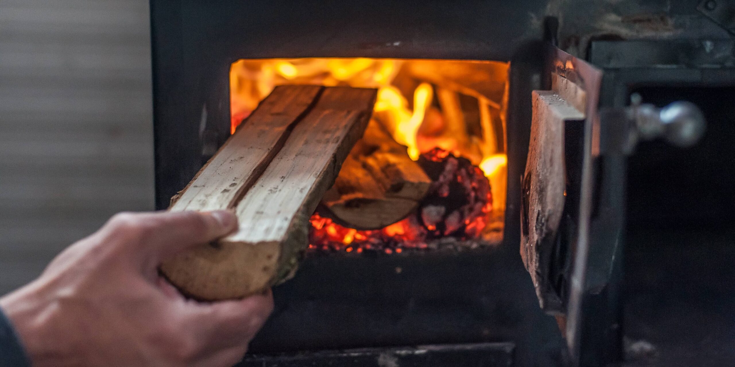 wood-burning-stove-heat-home